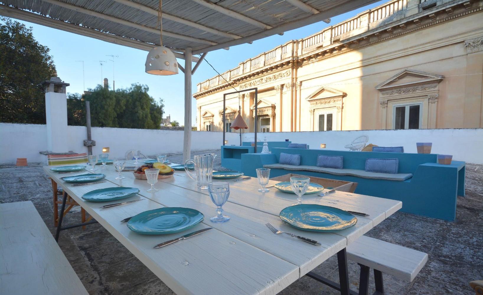 Furnished roof terrace dining table